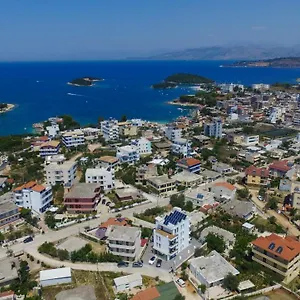 rezervați aici