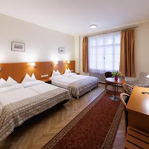 فندق مبيت وإفطار بنسيون كونتيننتال, فيينا