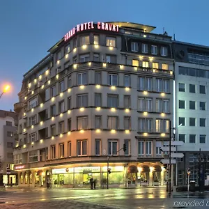 rezervați aici