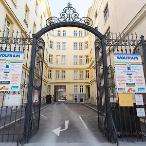 Margareten Long Wiedeń